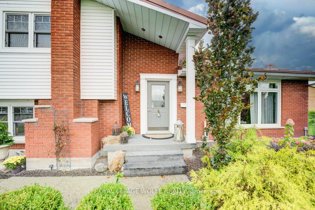 Photo 3 of 4 Mcdonald Street W, North Perth, Listowel — HOMEH