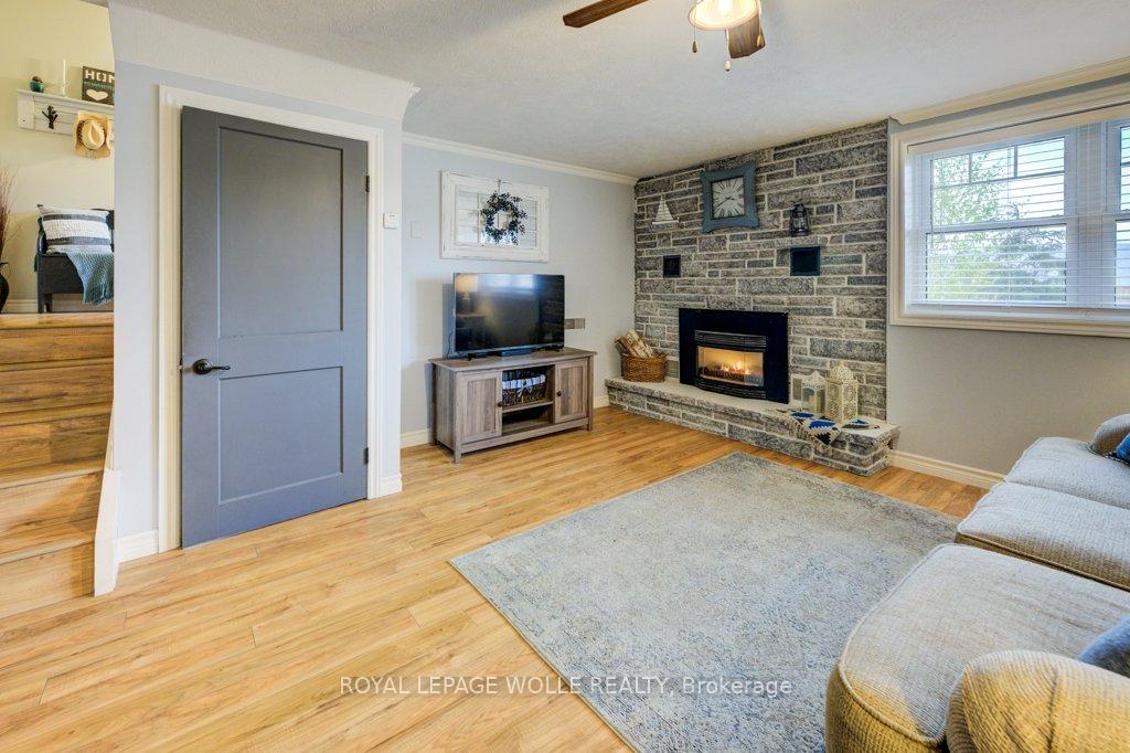 Photo 33 of 4 Mcdonald Street W, North Perth, Listowel — HOMEH
