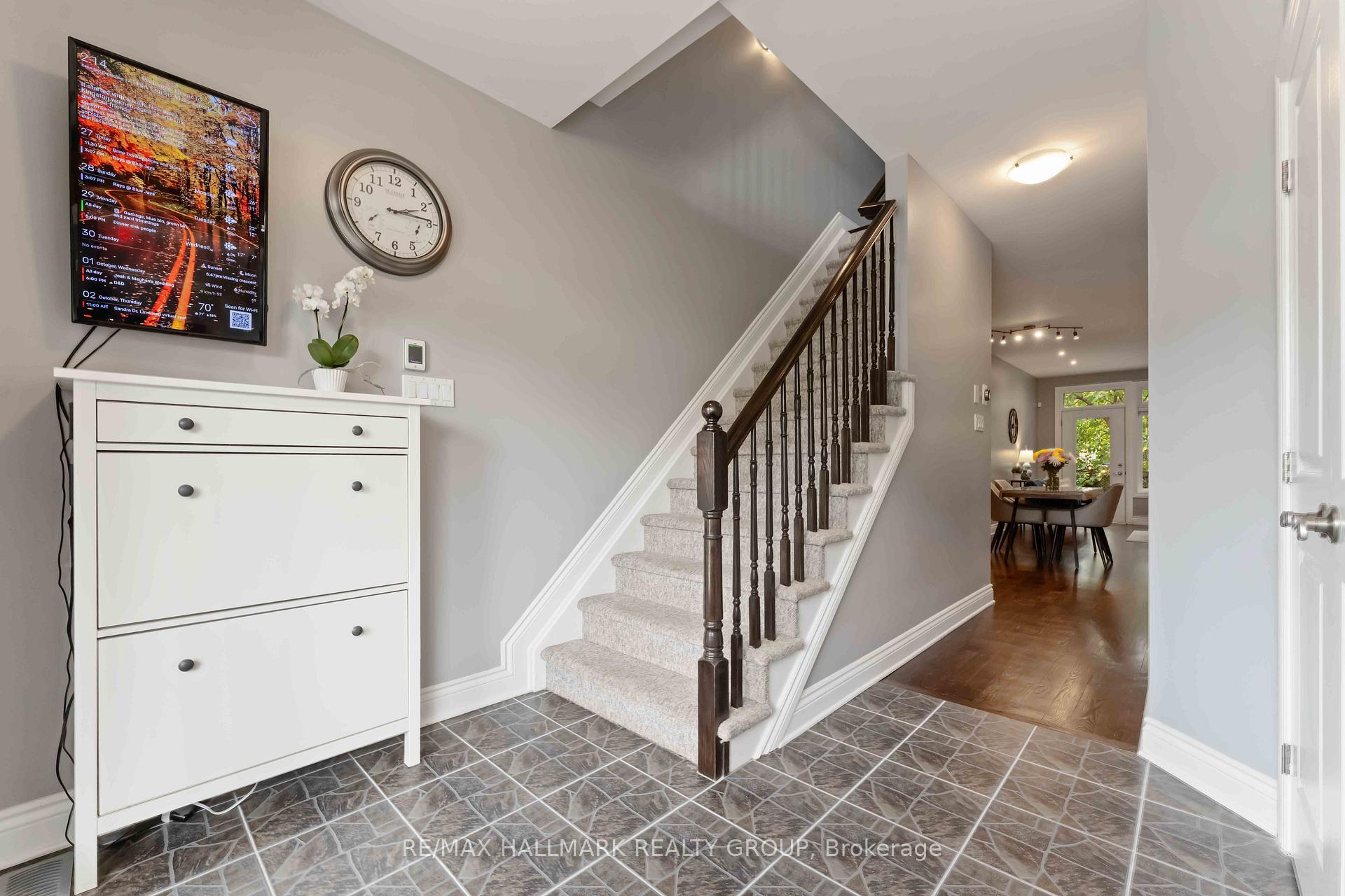Photo 5 of Unit A, 142 Queen Mary Street, Ottawa, Overbrook/Castle Heights — HOMEH