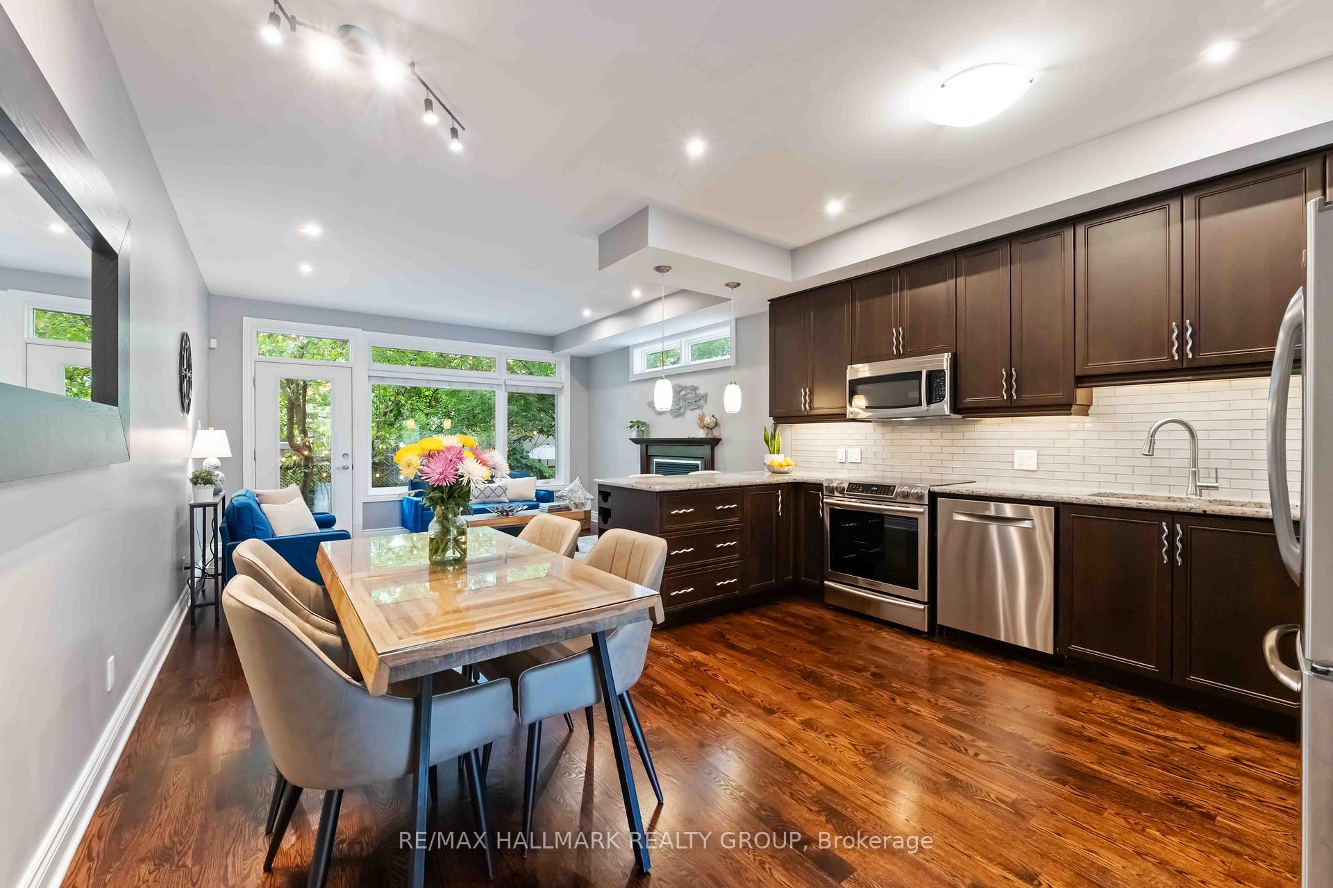 Photo 10 of Unit A, 142 Queen Mary Street, Ottawa, Overbrook/Castle Heights — HOMEH