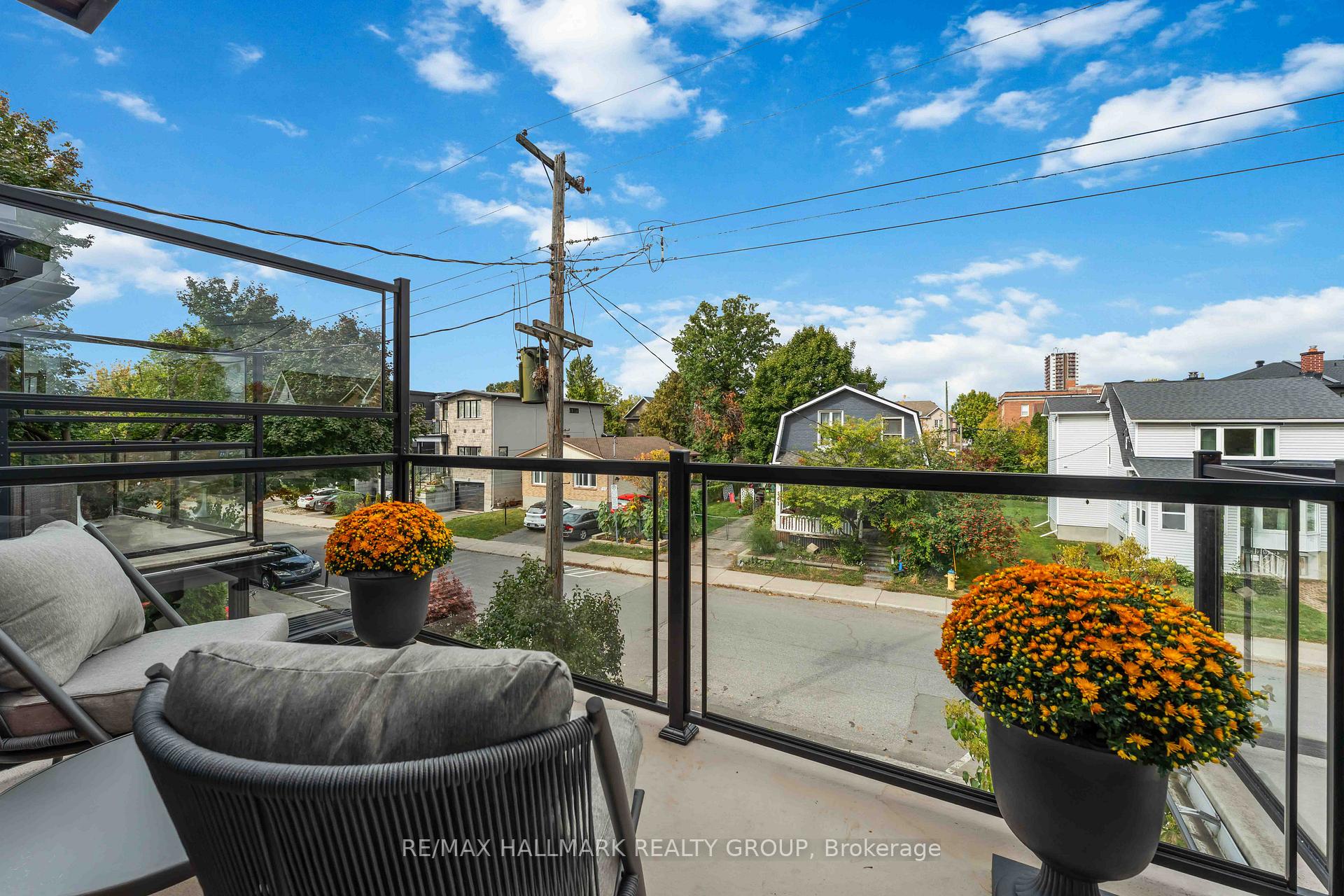 Photo 12 of Unit A, 142 Queen Mary Street, Ottawa, Overbrook/Castle Heights — HOMEH
