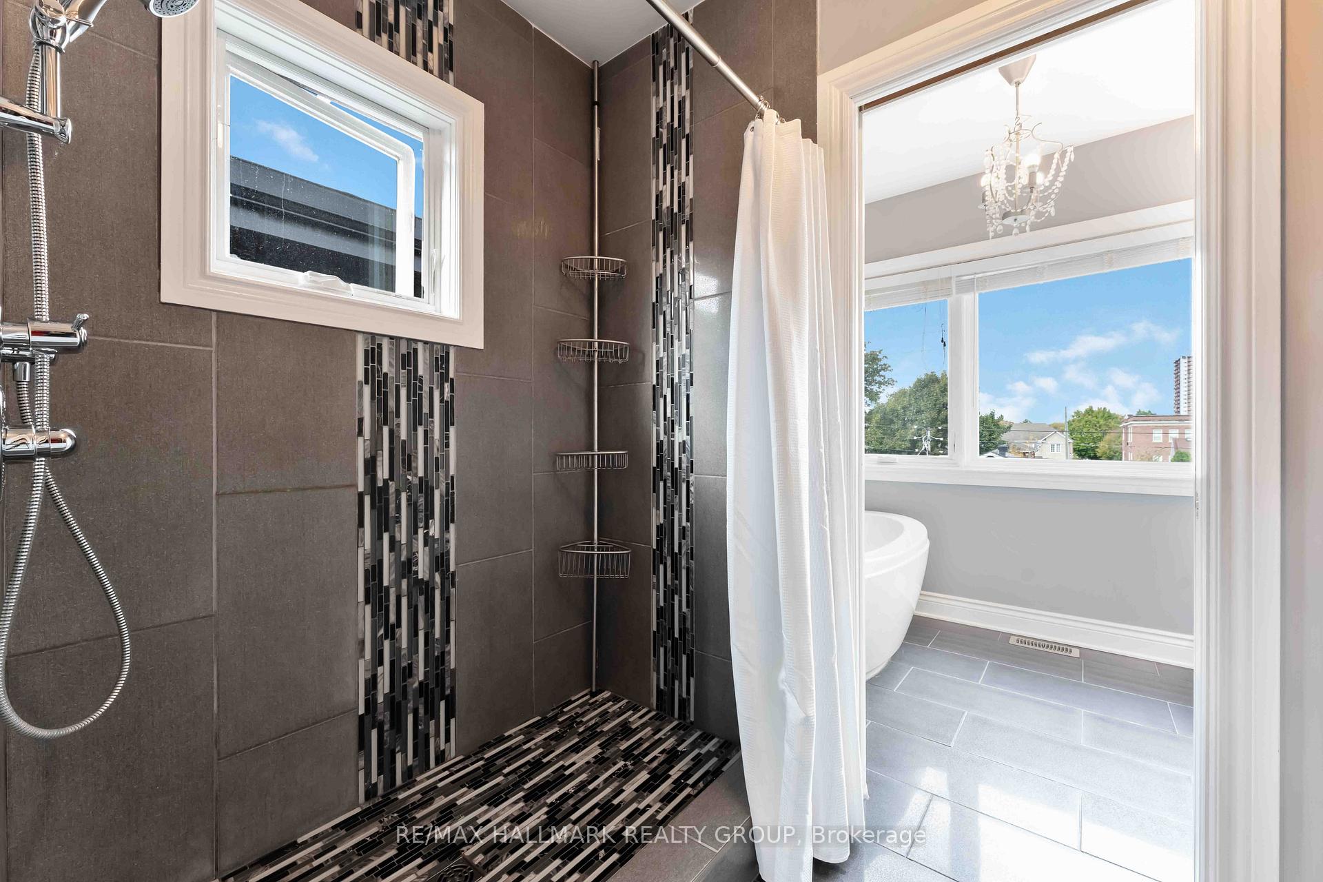 Photo 18 of Unit A, 142 Queen Mary Street, Ottawa, Overbrook/Castle Heights — HOMEH