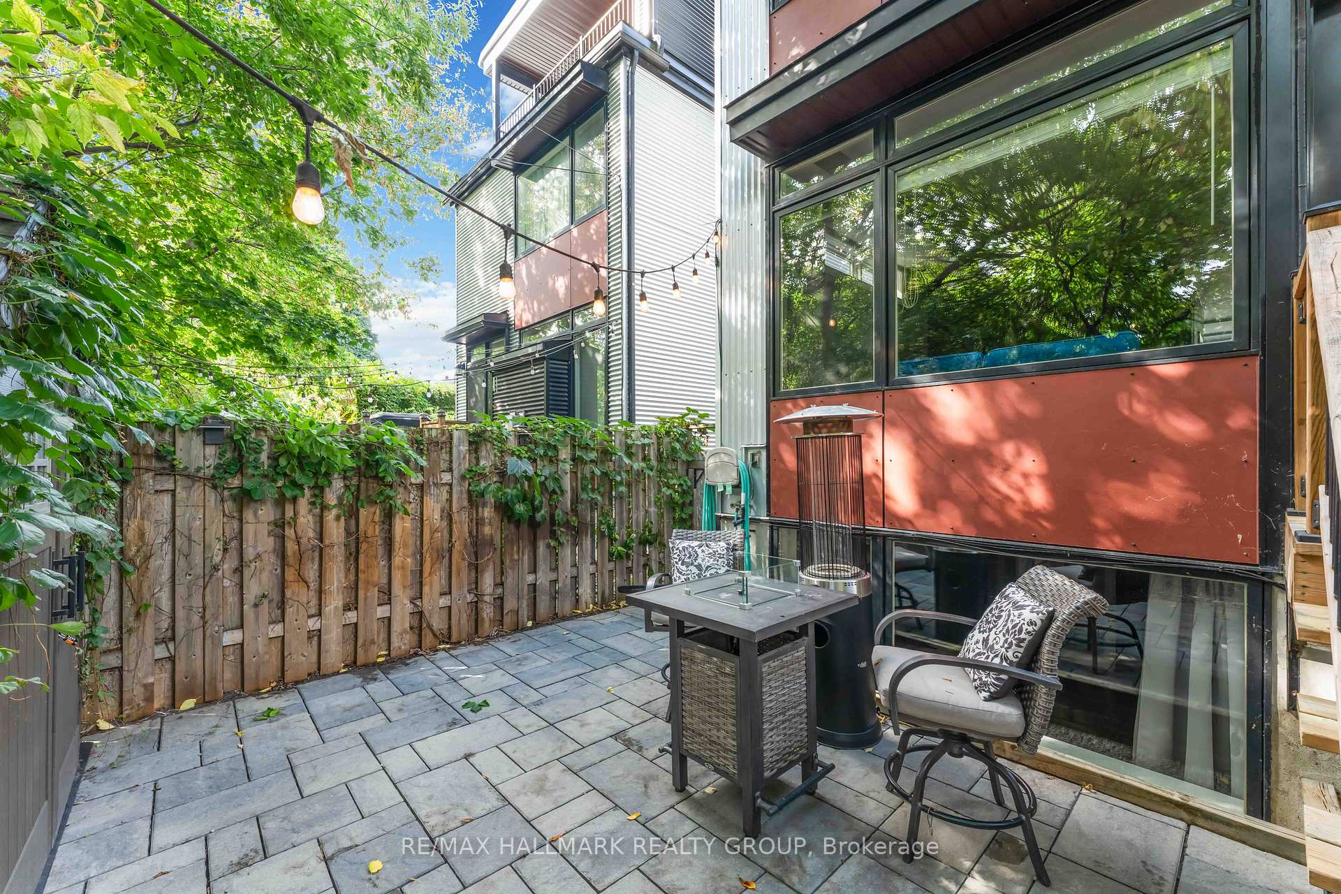 Photo 28 of Unit A, 142 Queen Mary Street, Ottawa, Overbrook/Castle Heights — HOMEH
