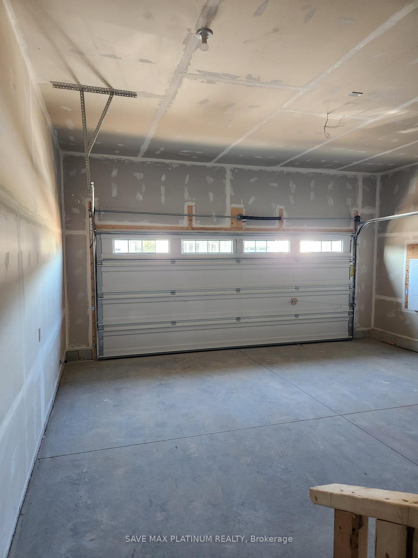 Photo 9 of 133 Ellen Street S, North Perth, Elma — HOMEH