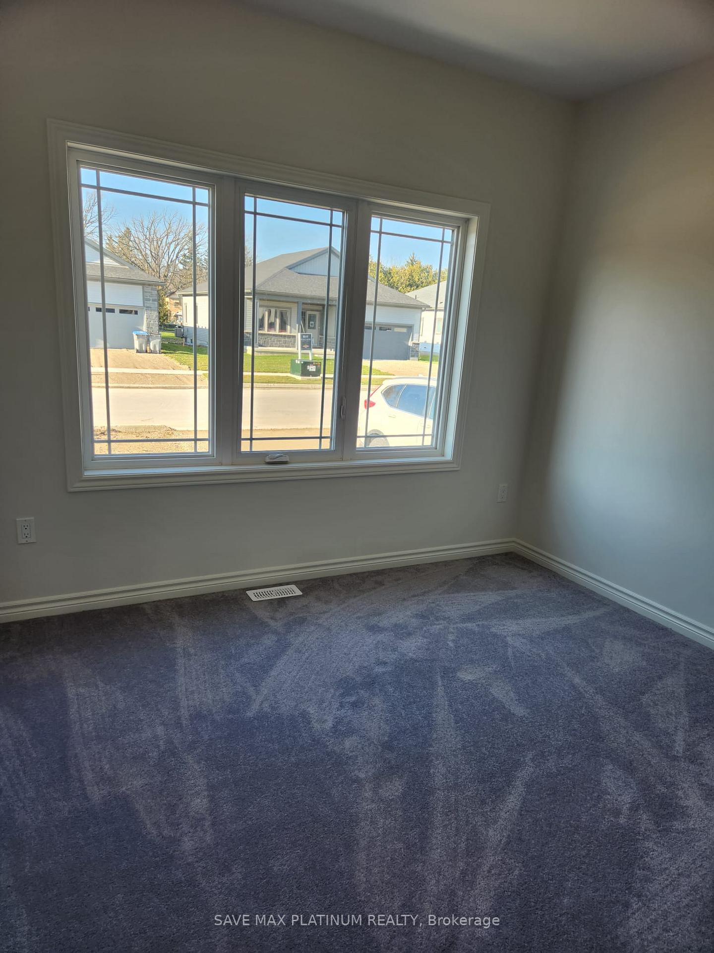 Photo 16 of 133 Ellen Street S, North Perth, Elma — HOMEH