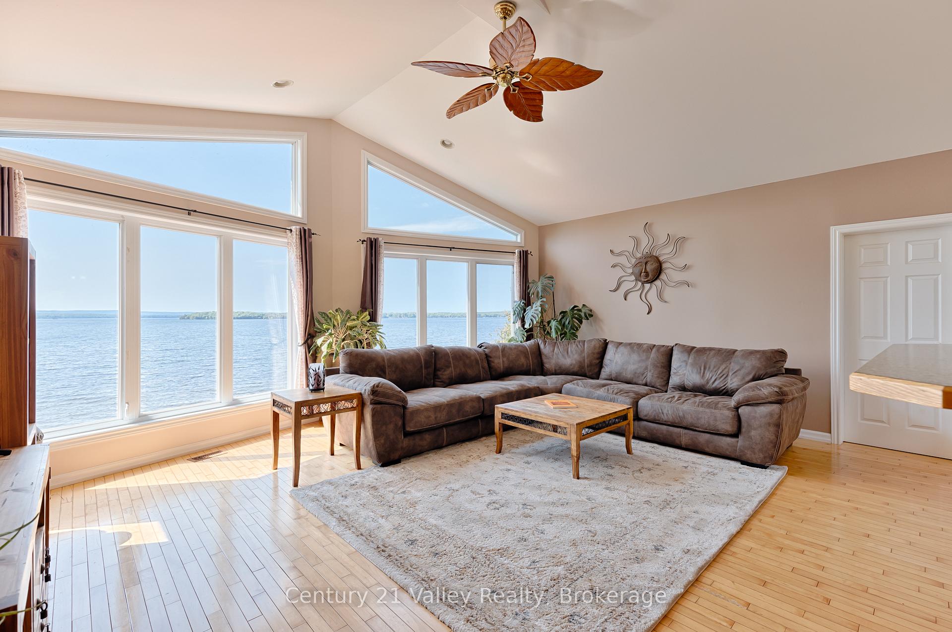 Photo 6 of 563 Island View Drive, North Algona Wilberforce, North Algona/Wilberforce Twp — HOMEH
