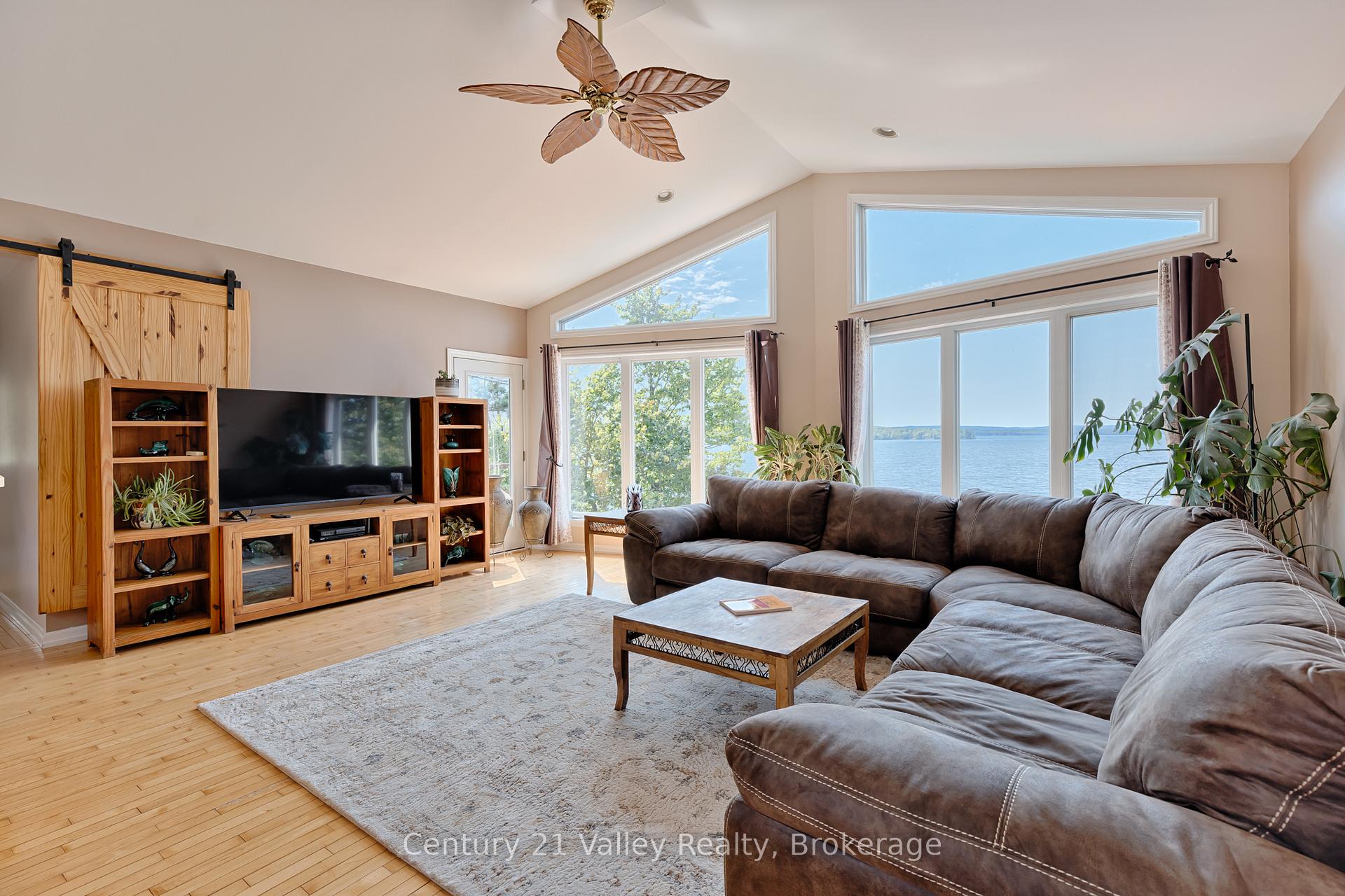 Photo 7 of 563 Island View Drive, North Algona Wilberforce, North Algona/Wilberforce Twp — HOMEH