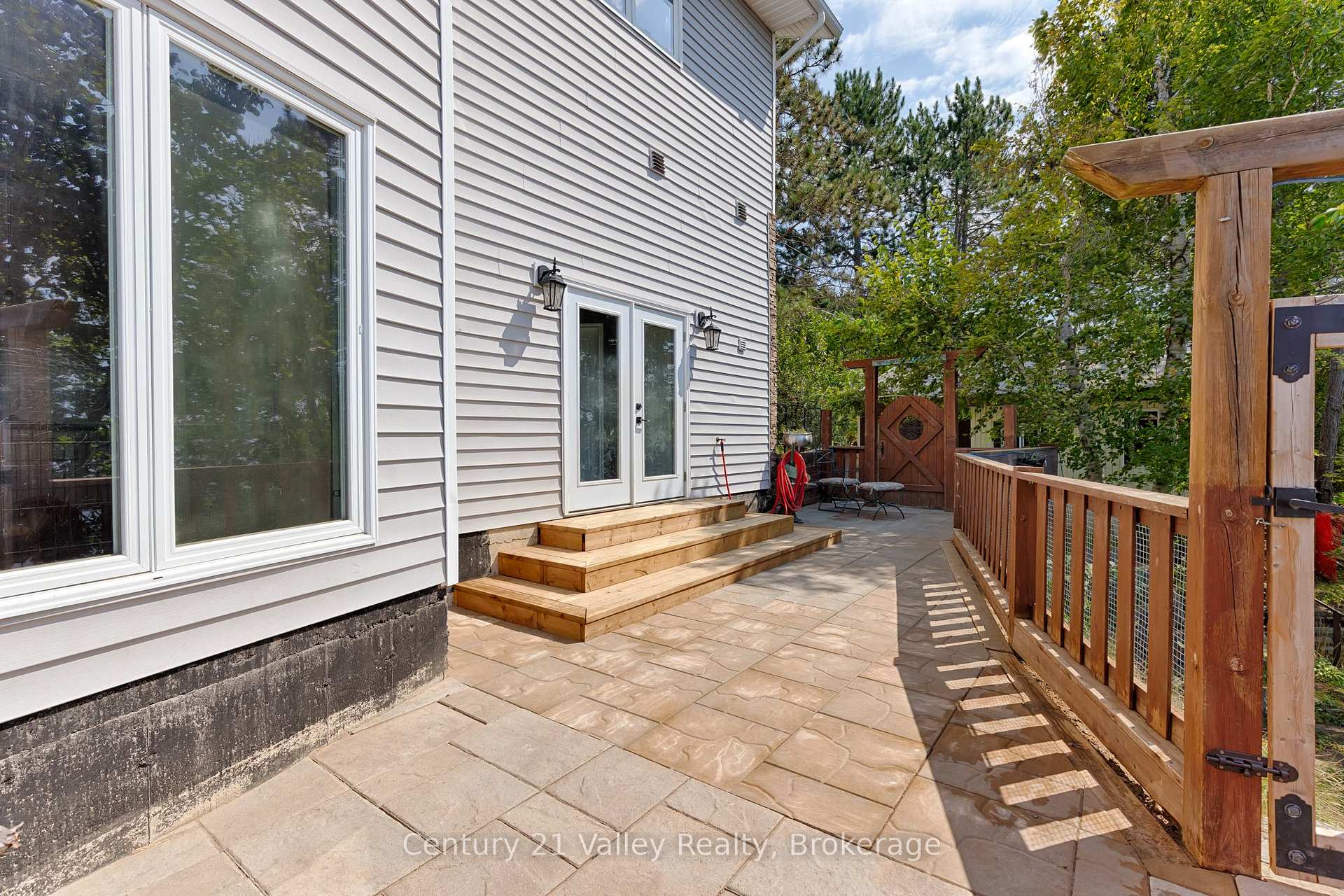 Photo 30 of 563 Island View Drive, North Algona Wilberforce, North Algona/Wilberforce Twp — HOMEH