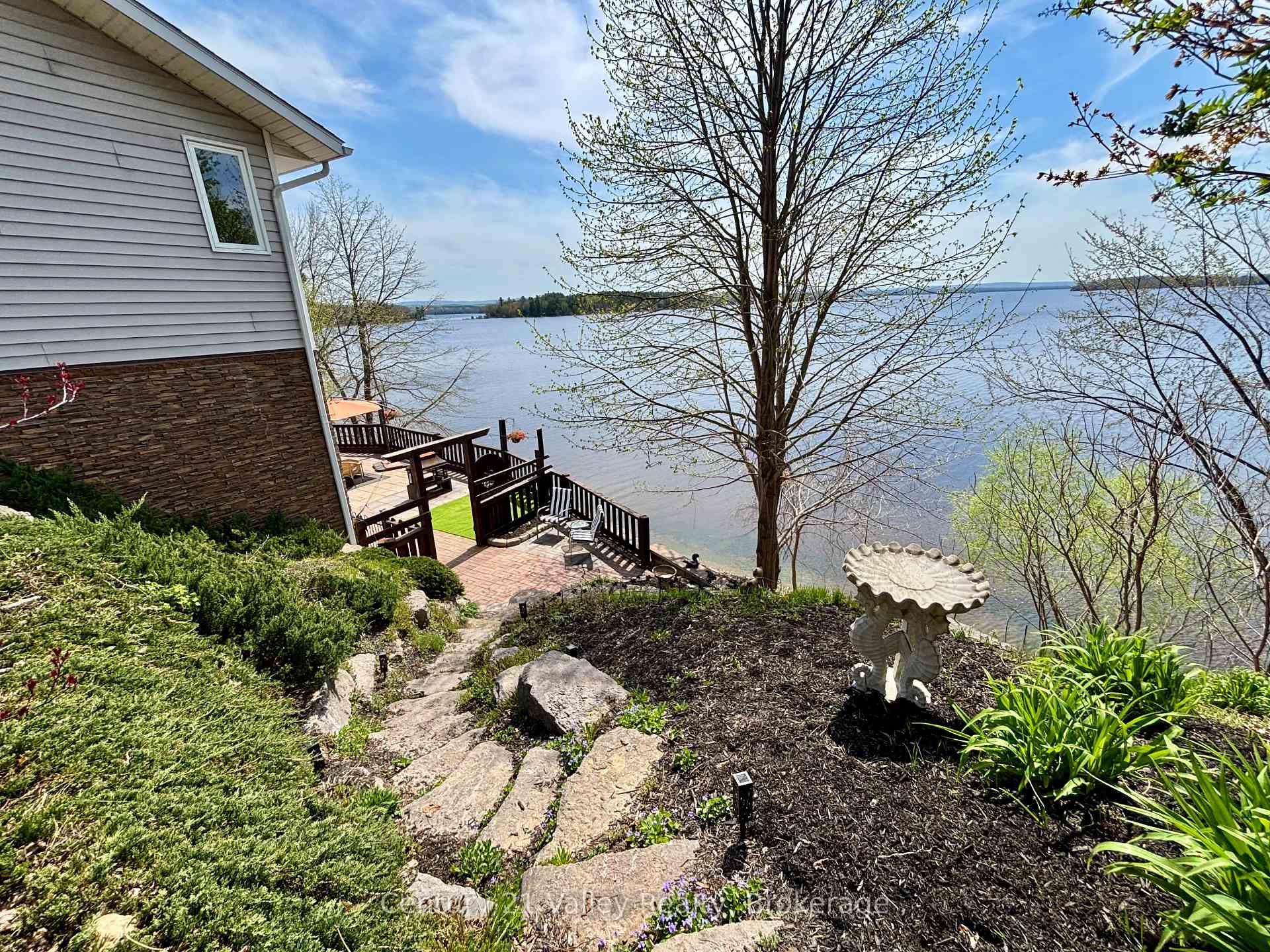 Photo 35 of 563 Island View Drive, North Algona Wilberforce, North Algona/Wilberforce Twp — HOMEH