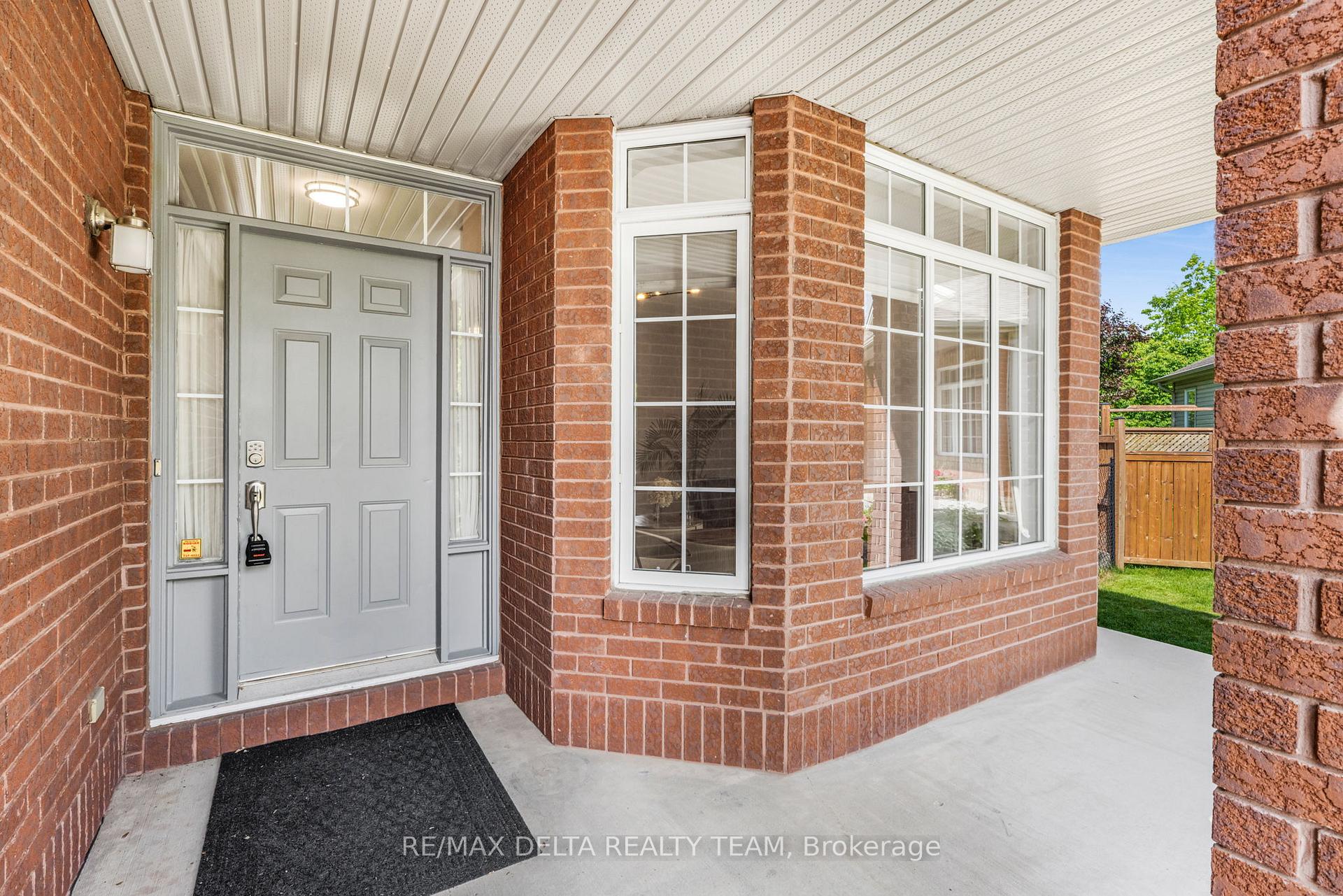 Photo 4 of 17 Solace Court, Ottawa, Carson Meadows — HOMEH