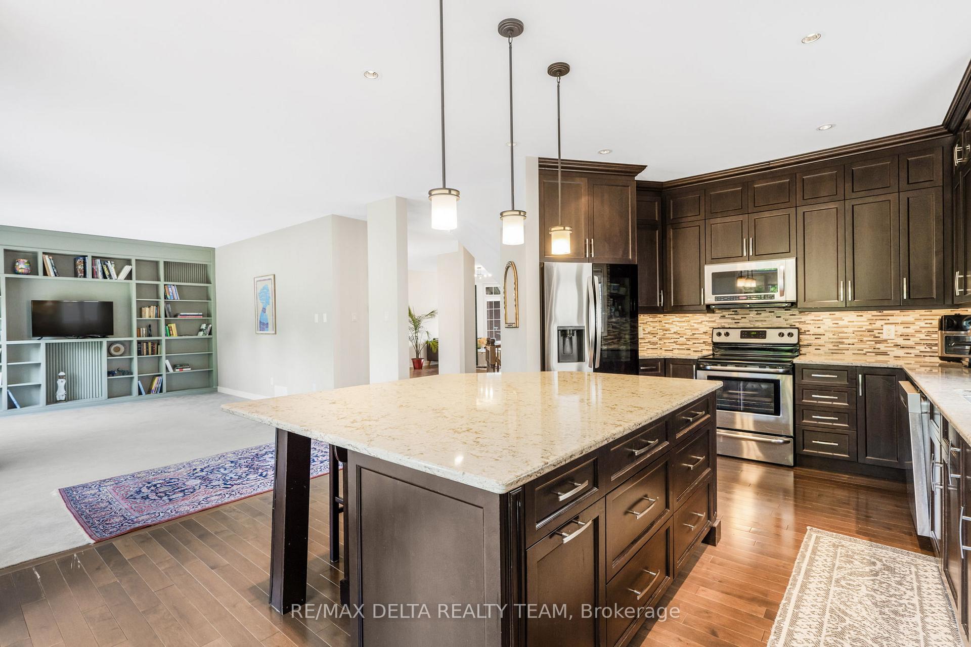 Photo 18 of 17 Solace Court, Ottawa, Carson Meadows — HOMEH