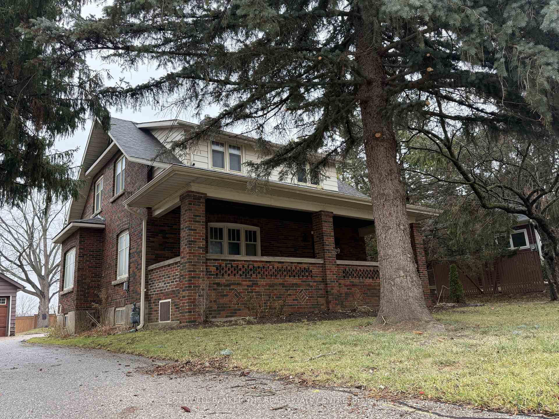 Front of 29 Bolton Avenue
