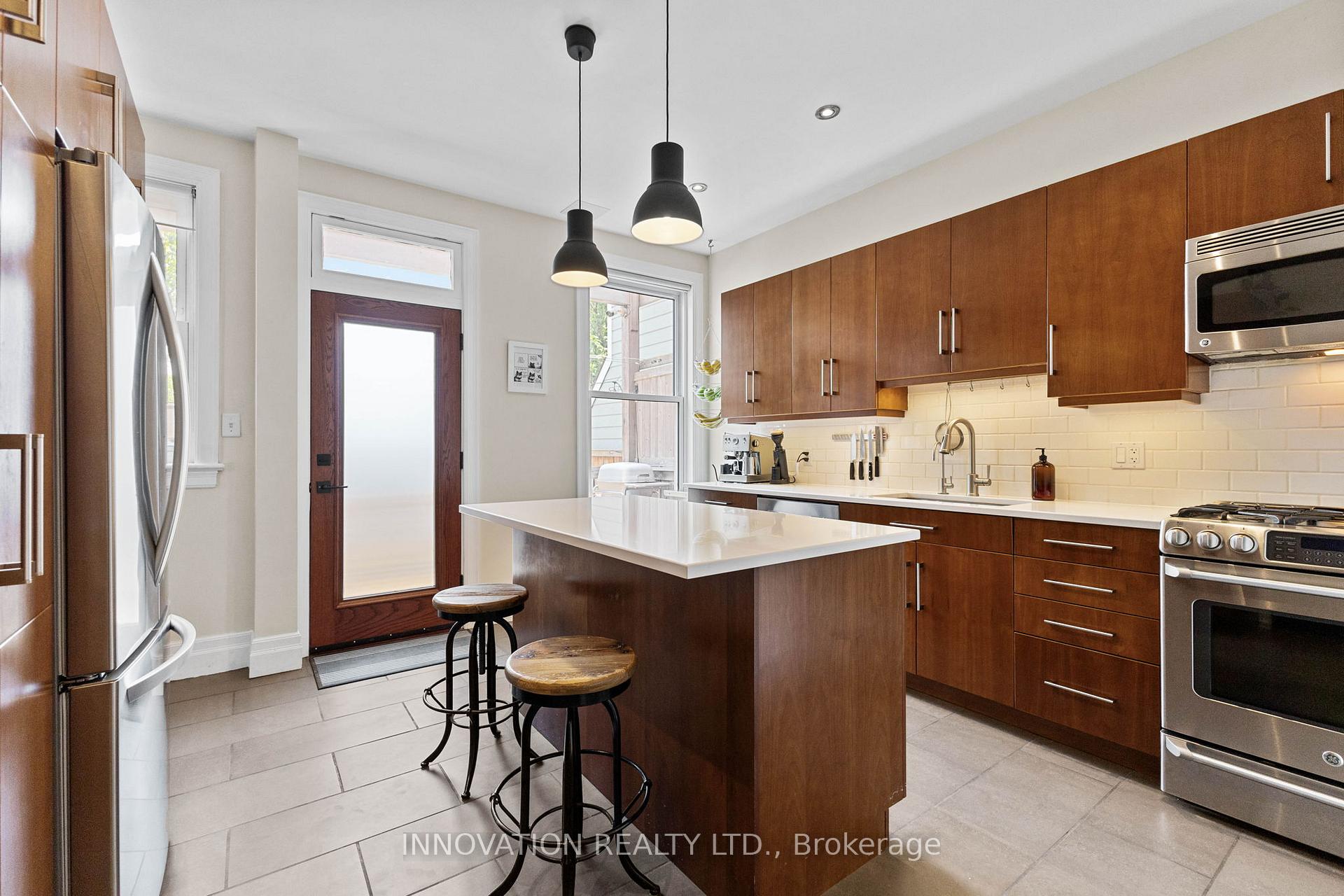Photo 10 of 576 MacLaren Street, Ottawa, Ottawa Centre — HOMEH