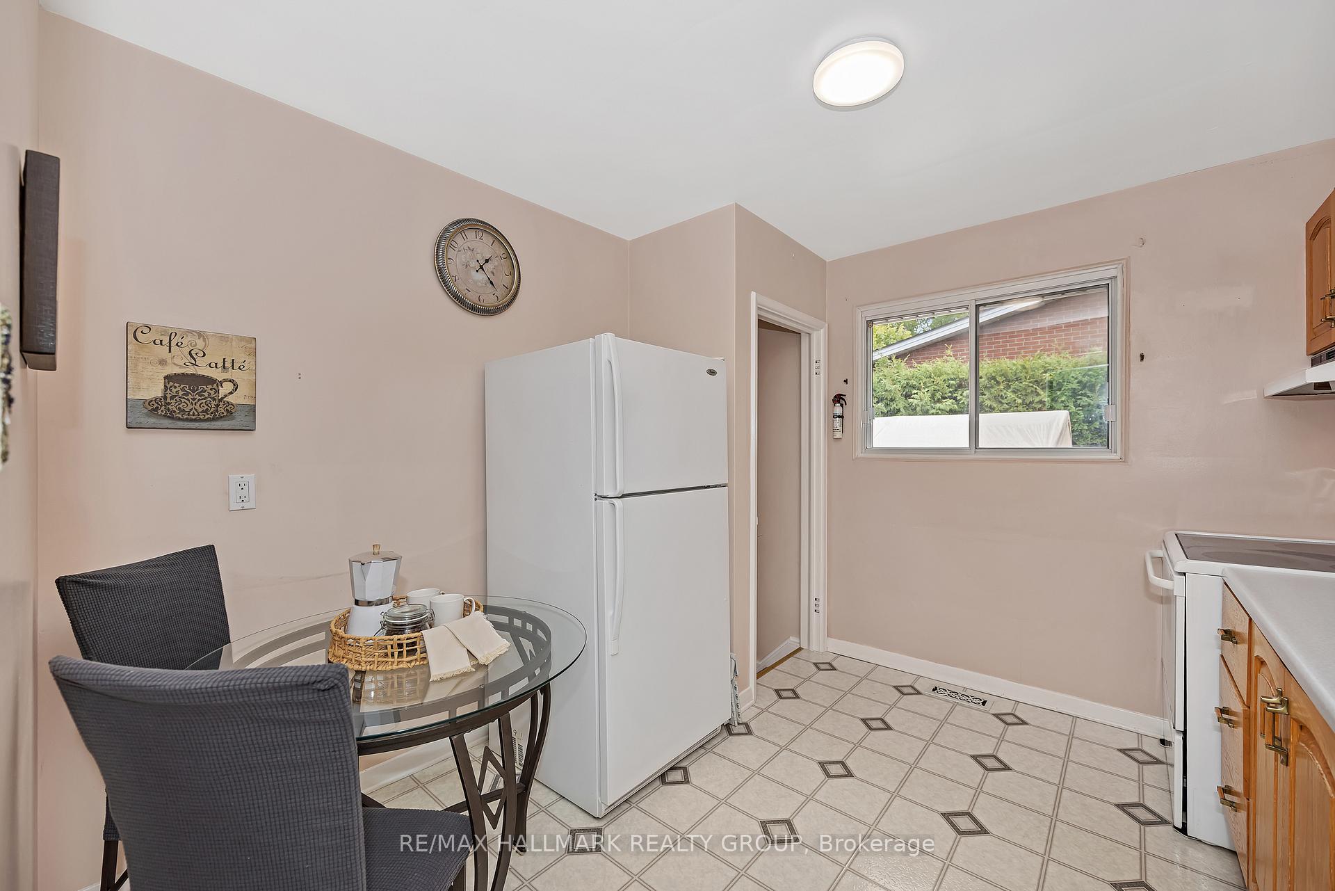 Photo 13 of 1144 Cobden Road, Ottawa, Queensway Terrace South/Ridgeview — HOMEH