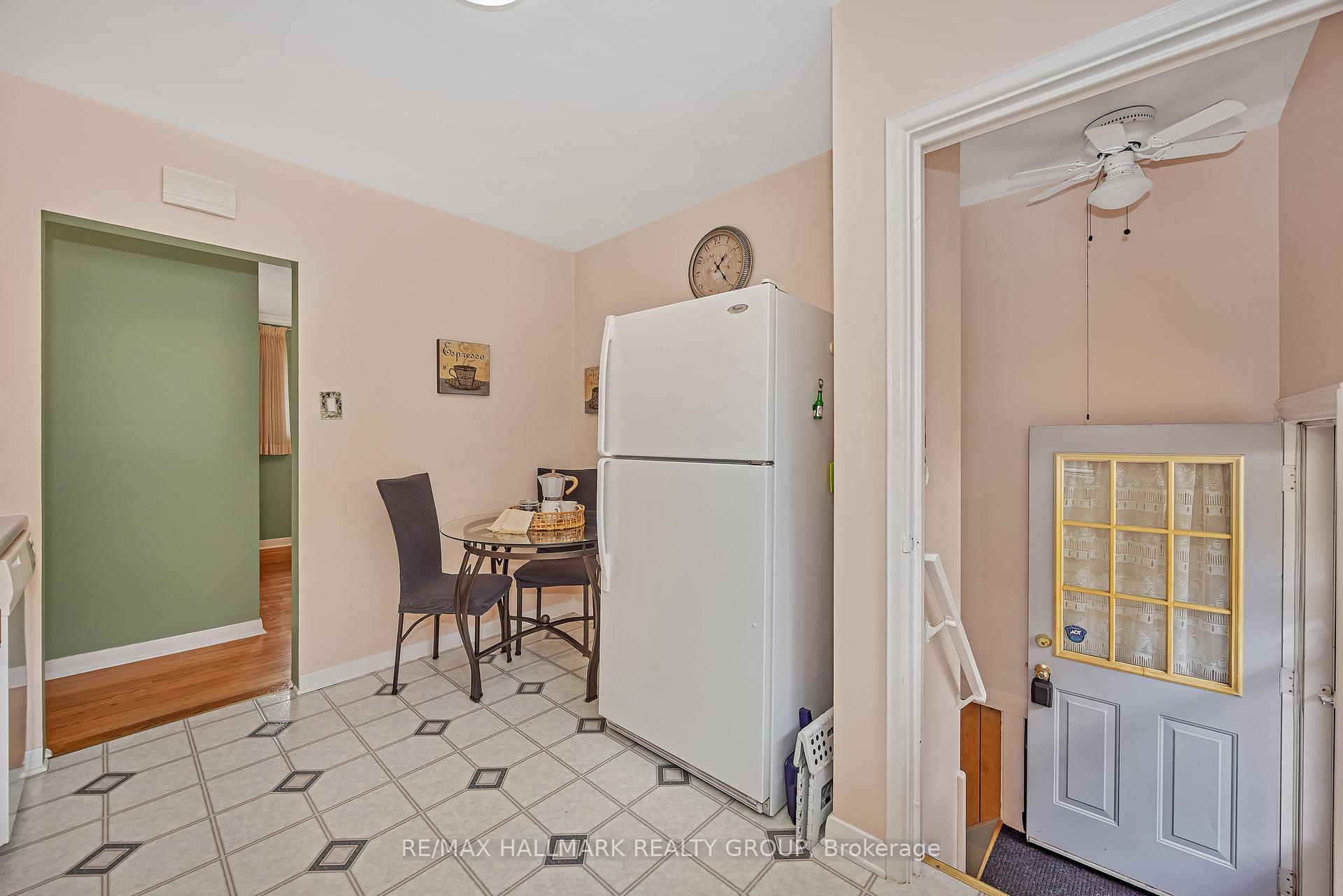 Photo 16 of 1144 Cobden Road, Ottawa, Queensway Terrace South/Ridgeview — HOMEH