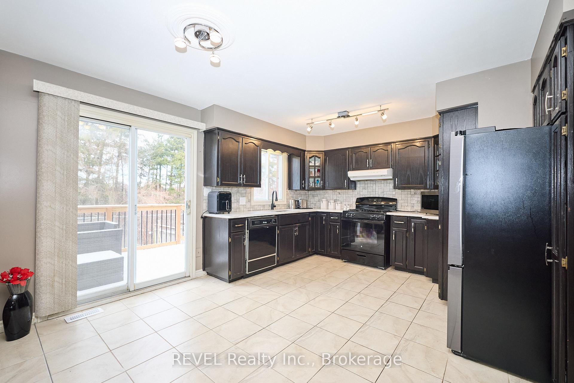 Photo 14 of 6615 Harper Drive, Niagara Falls, Morrison — HOMEH