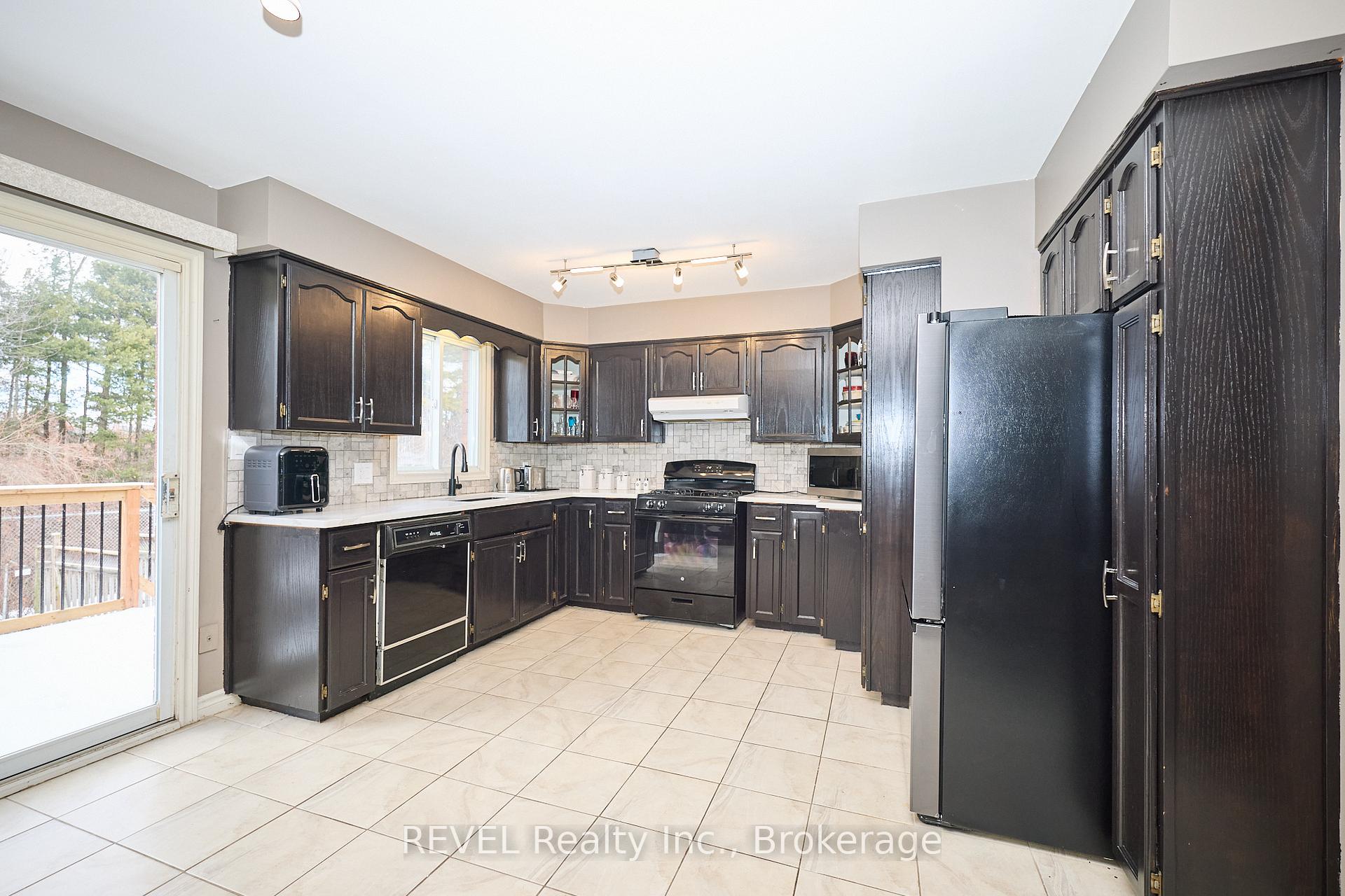 Photo 15 of 6615 Harper Drive, Niagara Falls, Morrison — HOMEH