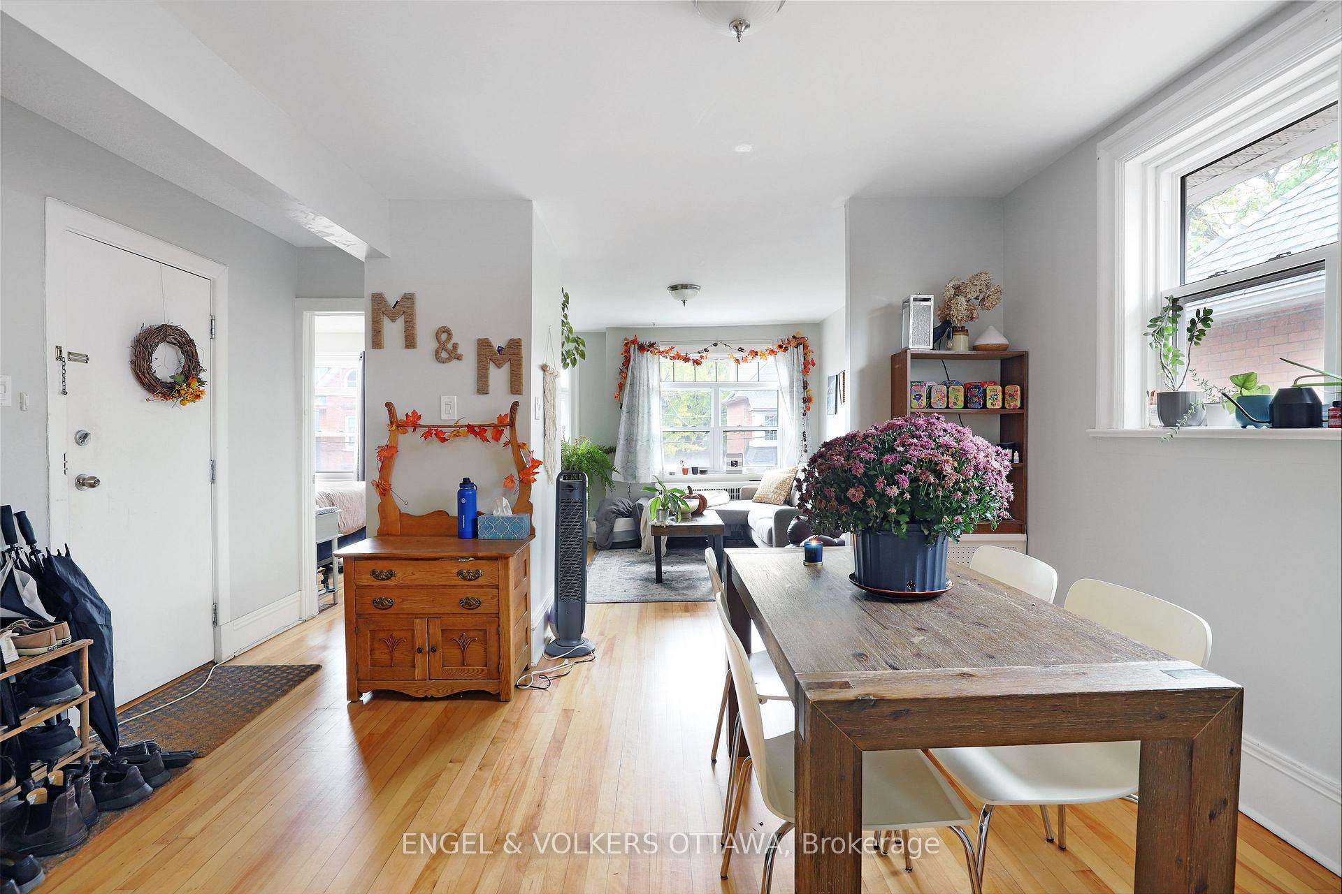 Photo 2 of Unit 2, 491 Mcleod Street, Ottawa, Ottawa Centre — HOMEH