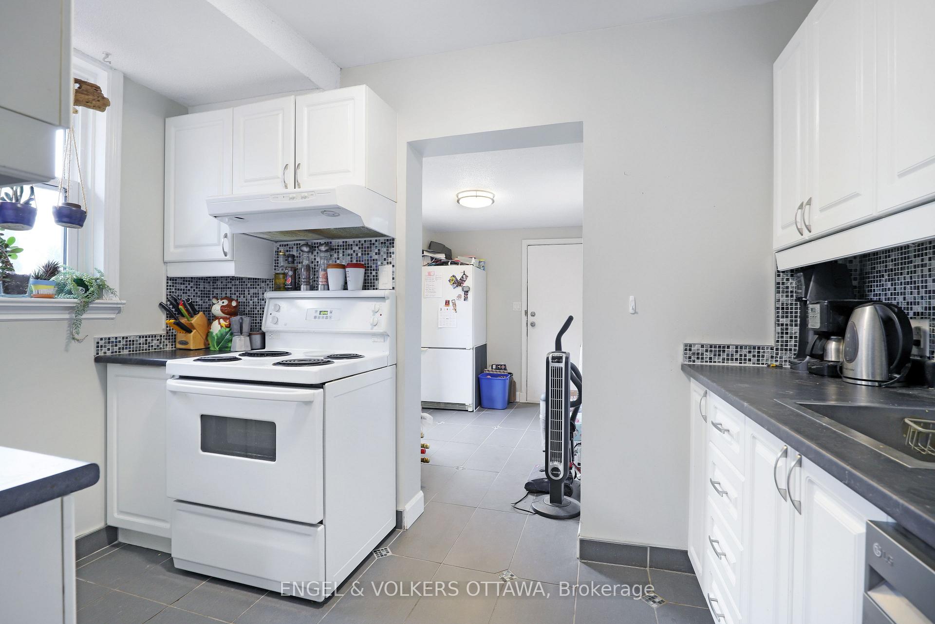 Photo 8 of Unit 2, 491 Mcleod Street, Ottawa, Ottawa Centre — HOMEH