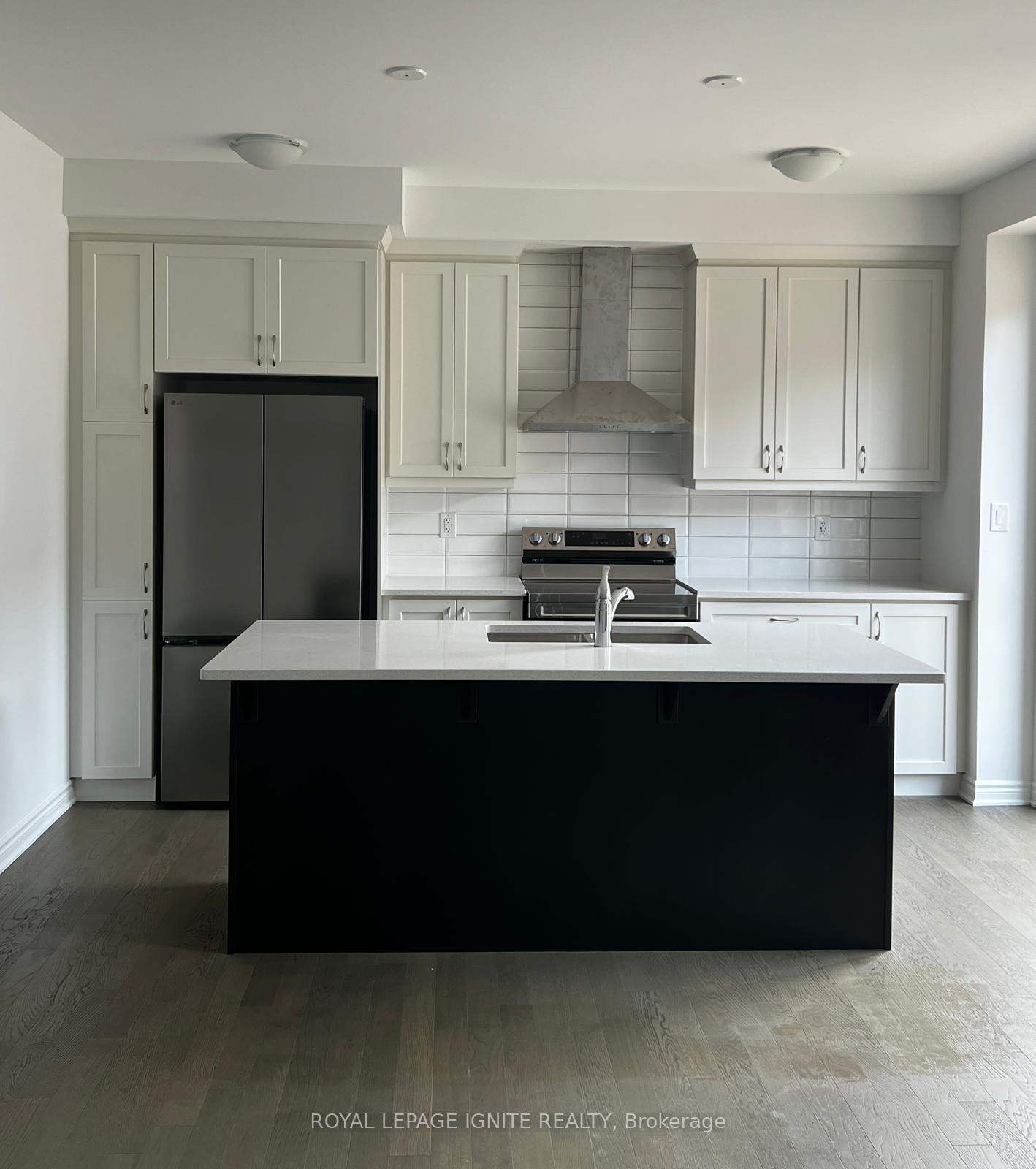 Photo 3 of 1431 Whitlock Avenue, Milton, Bowes — HOMEH