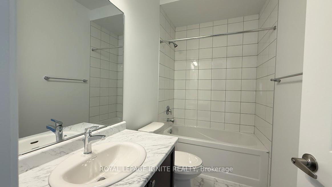 Photo 12 of 1431 Whitlock Avenue, Milton, Bowes — HOMEH