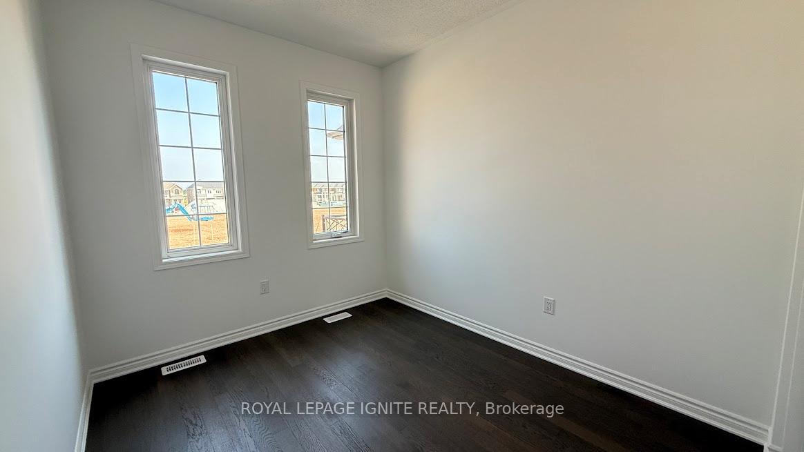 Photo 16 of 1431 Whitlock Avenue, Milton, Bowes — HOMEH