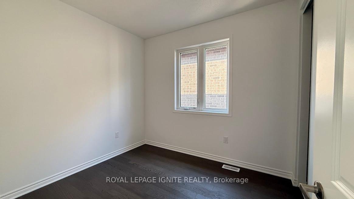 Photo 13 of 1431 Whitlock Avenue, Milton, Bowes — HOMEH