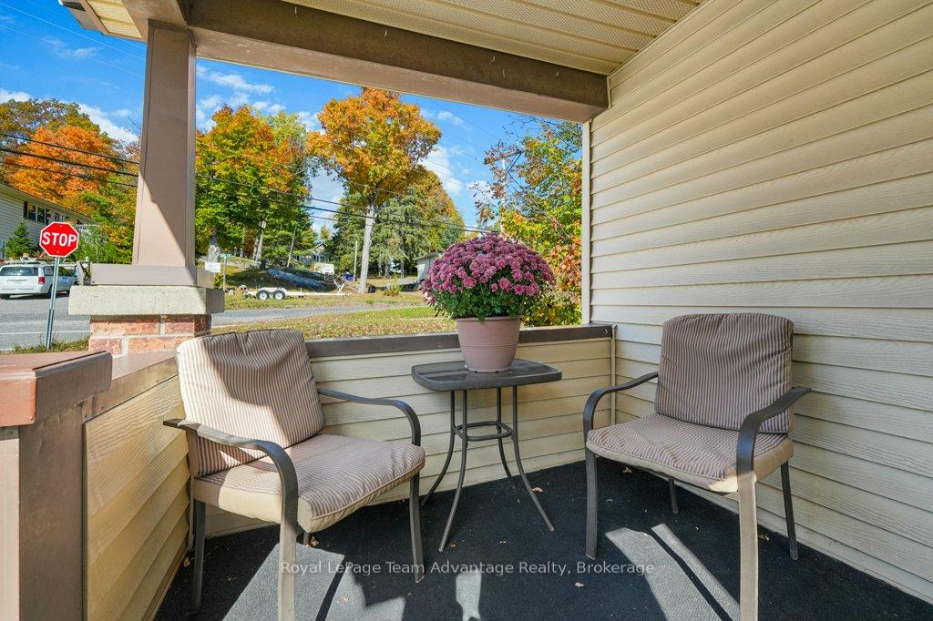 Photo 3 of 43 Hillcrest Avenue, Parry Sound — HOMEH