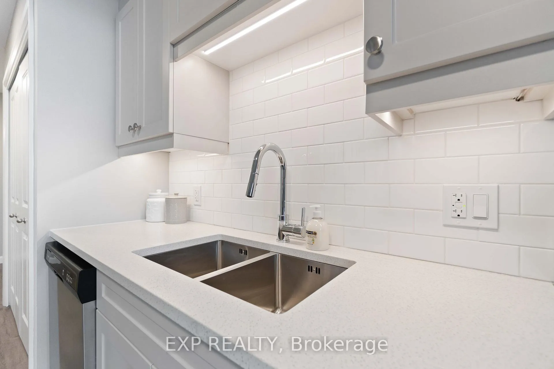 Photo 3 of Unit 204, 31 Eric Devlin Lane, Perth — HOMEH