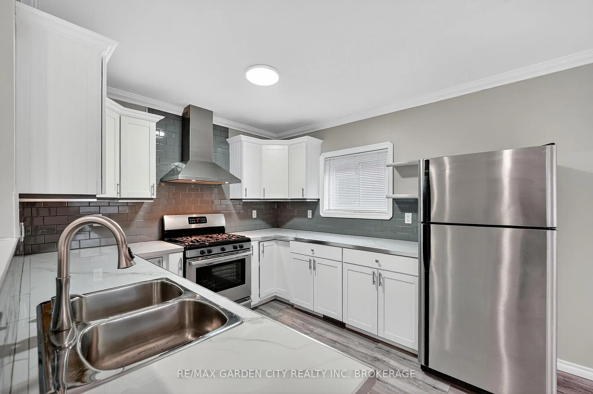 Photo 5 of 210 Wright Street, Welland, Lincoln/Crowland — HOMEH