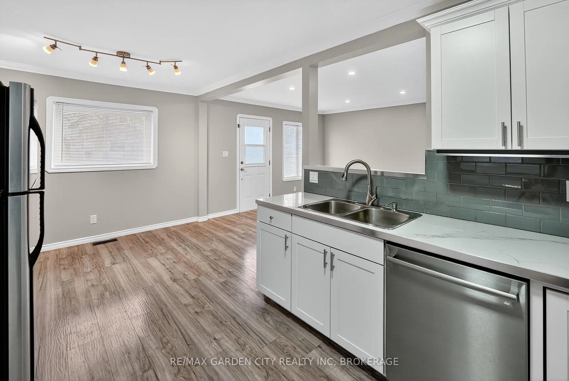 Photo 7 of 210 Wright Street, Welland, Lincoln/Crowland — HOMEH