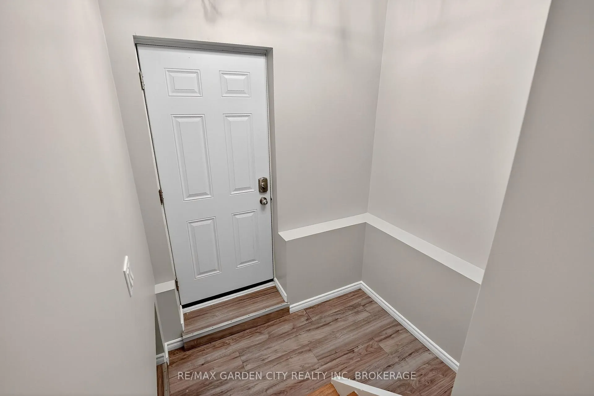 Photo 17 of 210 Wright Street, Welland, Lincoln/Crowland — HOMEH