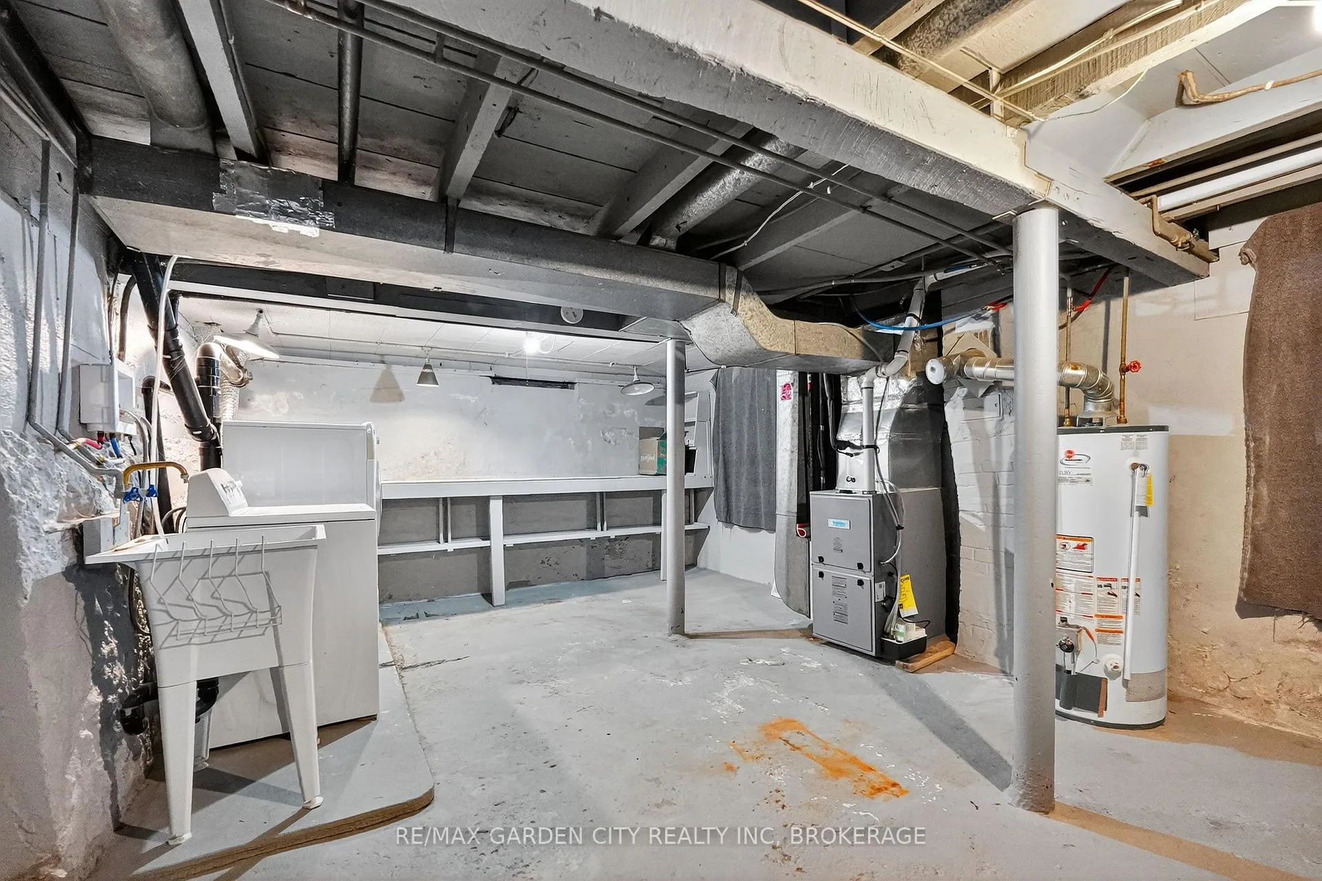 Photo 21 of 210 Wright Street, Welland, Lincoln/Crowland — HOMEH