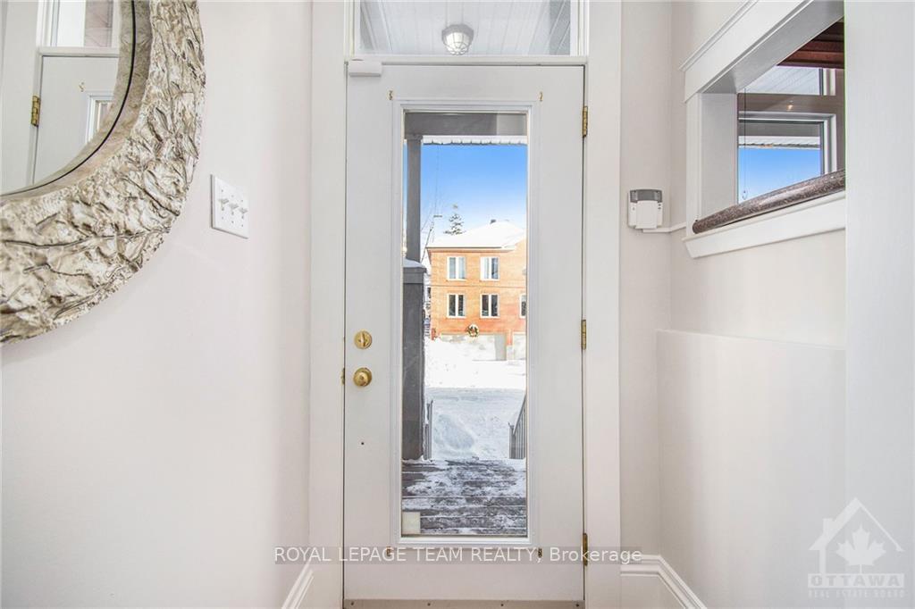 Photo 3 of 31 Noel Street, Ottawa, Lindenlea — HOMEH