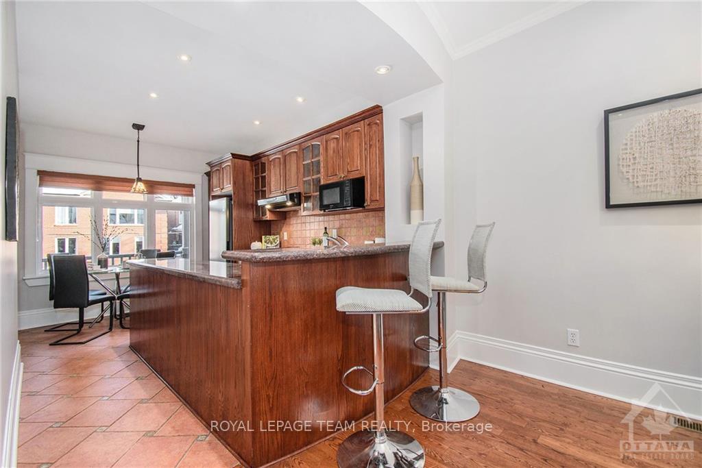Photo 11 of 31 Noel Street, Ottawa, Lindenlea — HOMEH
