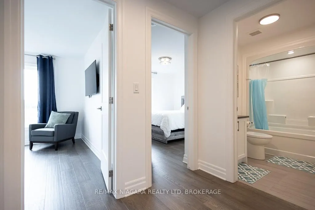 Photo 17 of Unit Upper, 7416 Parkside Road, Niagara Falls, Brown — HOMEH