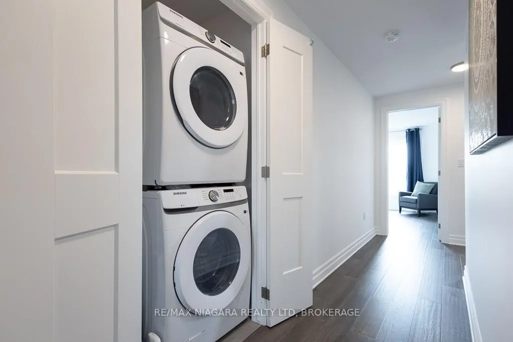 Photo 18 of Unit Upper, 7416 Parkside Road, Niagara Falls, Brown — HOMEH