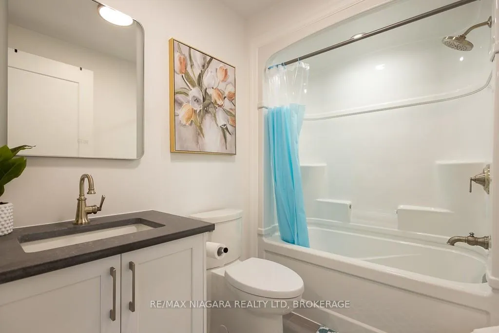 Photo 19 of Unit Upper, 7416 Parkside Road, Niagara Falls, Brown — HOMEH