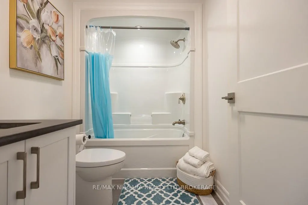Photo 20 of Unit Upper, 7416 Parkside Road, Niagara Falls, Brown — HOMEH