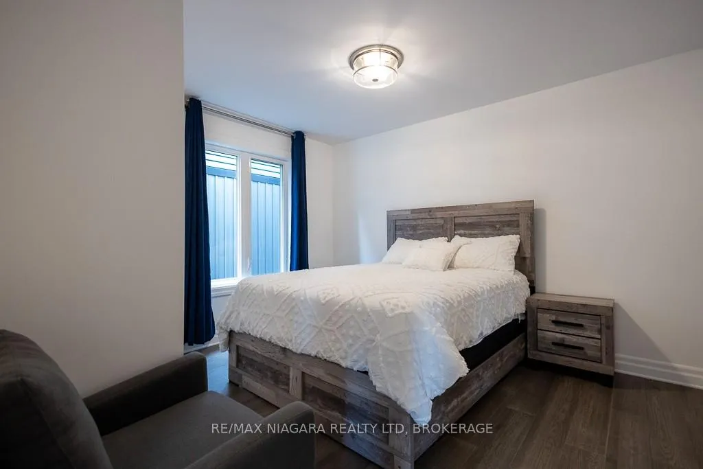 Photo 21 of Unit Upper, 7416 Parkside Road, Niagara Falls, Brown — HOMEH