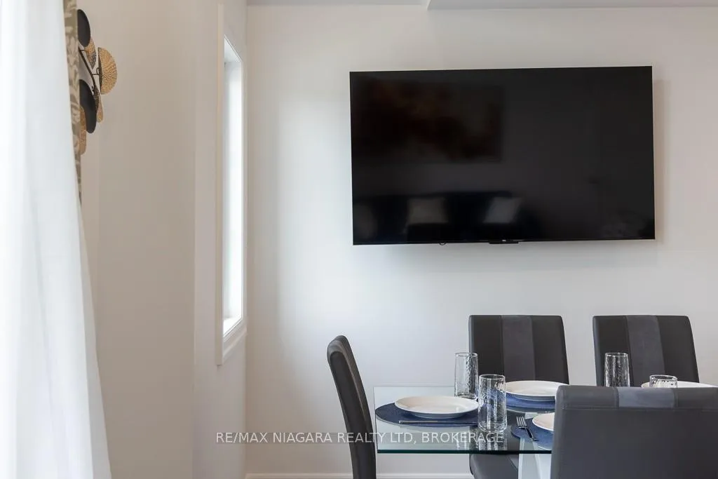 Photo 27 of Unit Upper, 7416 Parkside Road, Niagara Falls, Brown — HOMEH