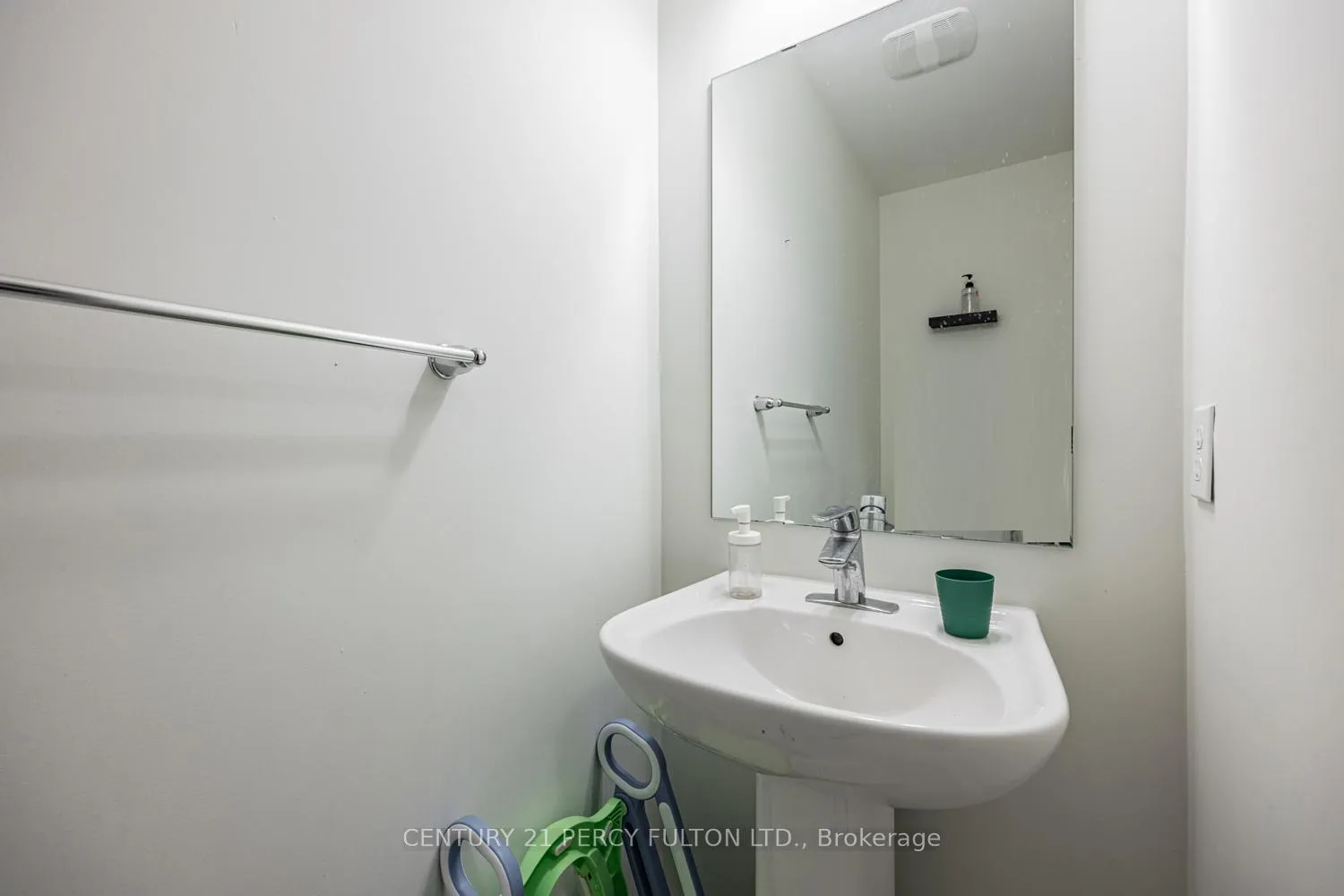 Photo 12 of 2486 Bridle Road, Oshawa, Windfields — HOMEH