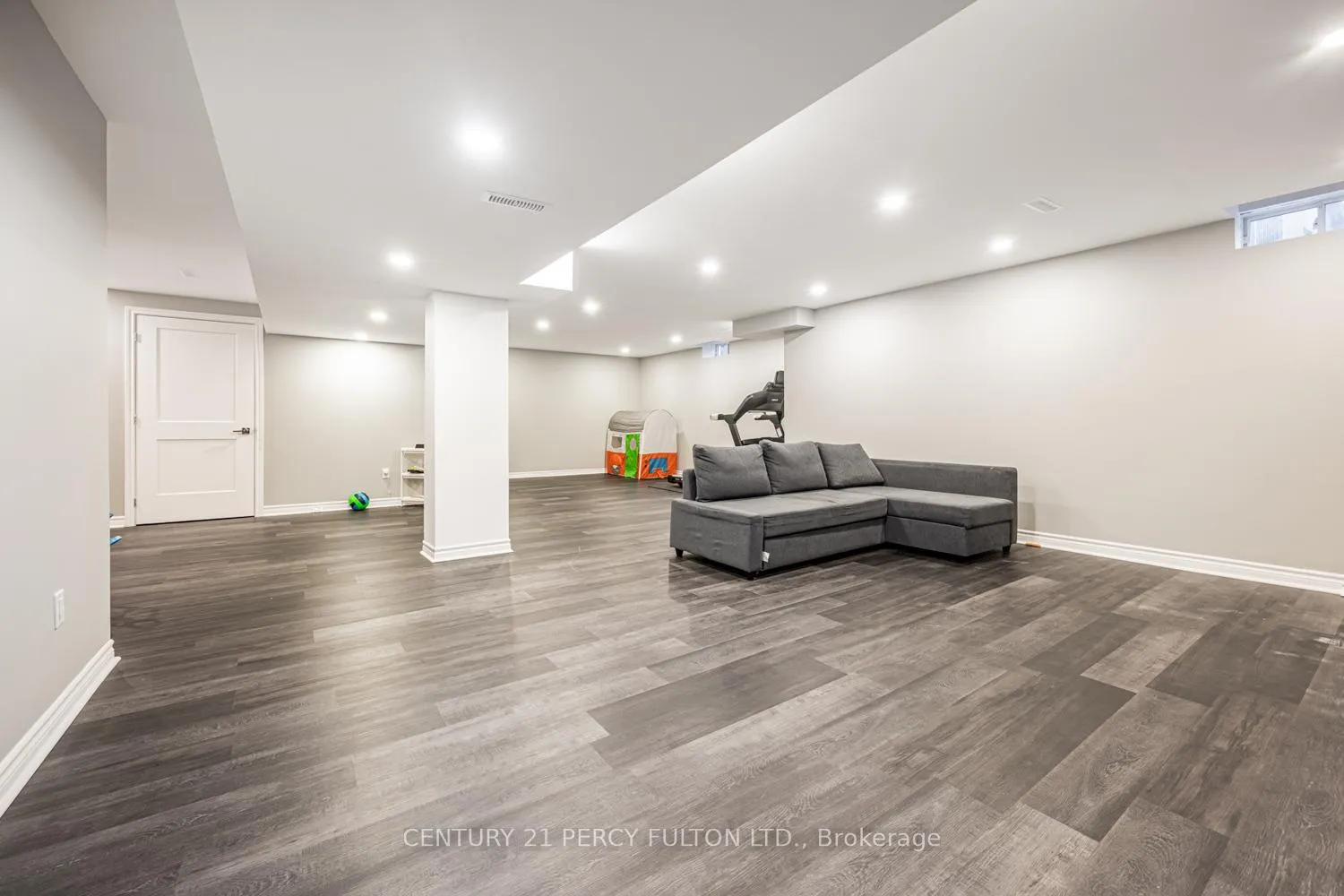 Photo 33 of 2486 Bridle Road, Oshawa, Windfields — HOMEH