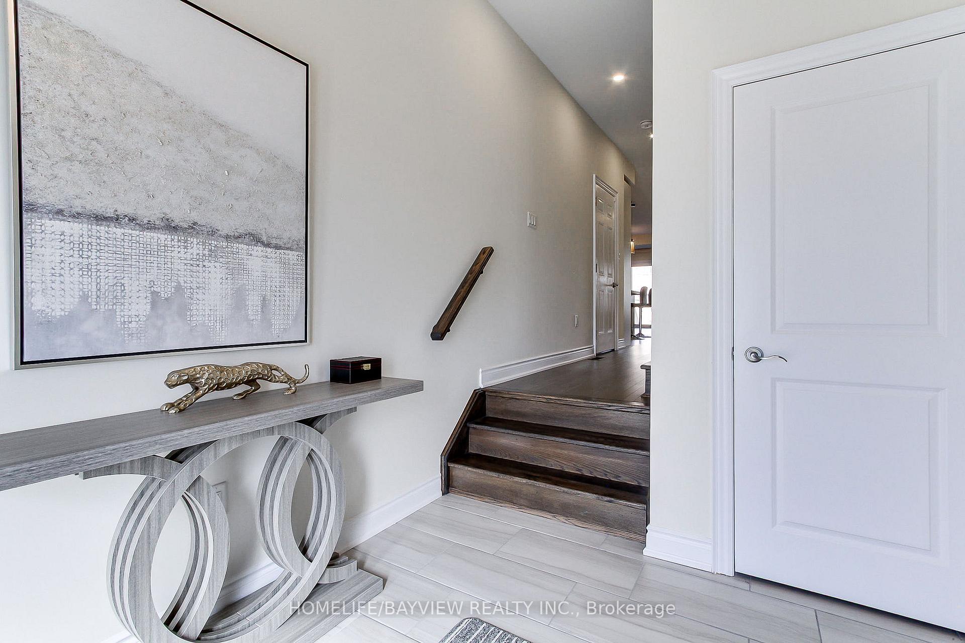 Photo 3 of 70 Lorne Thomas Place, New Tecumseth, Alliston — HOMEH