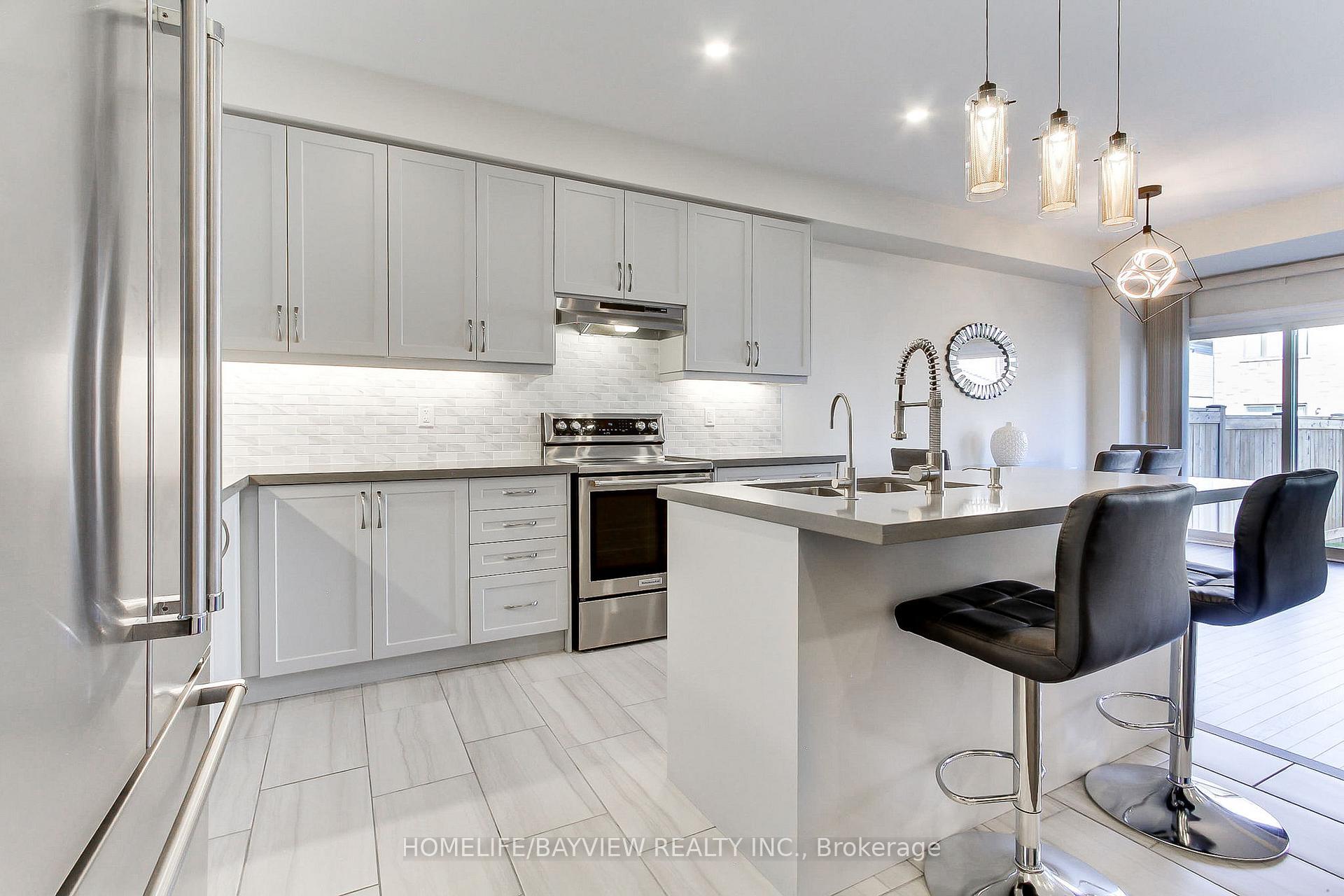 Photo 11 of 70 Lorne Thomas Place, New Tecumseth, Alliston — HOMEH