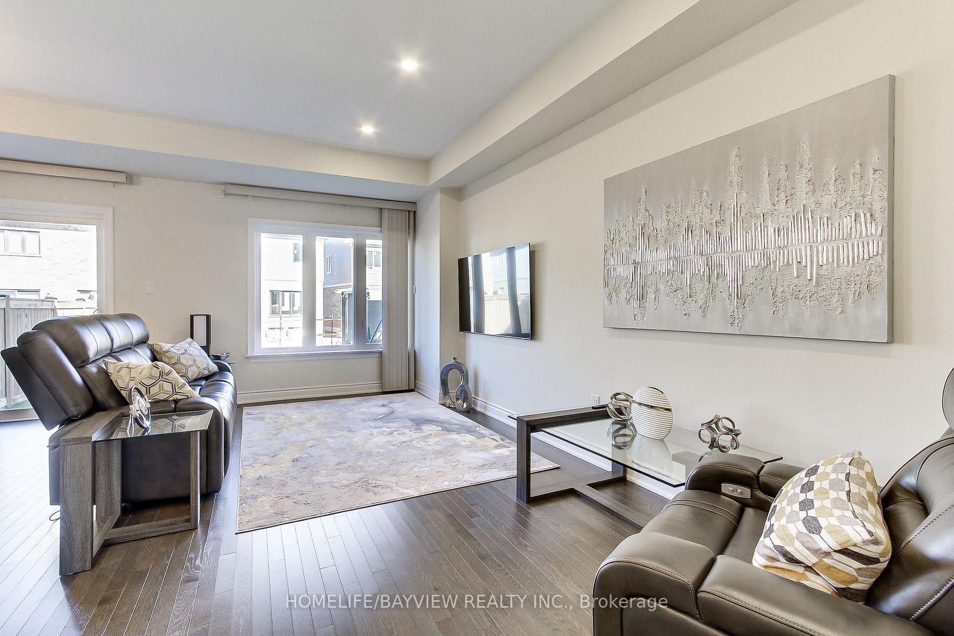 Photo 17 of 70 Lorne Thomas Place, New Tecumseth, Alliston — HOMEH