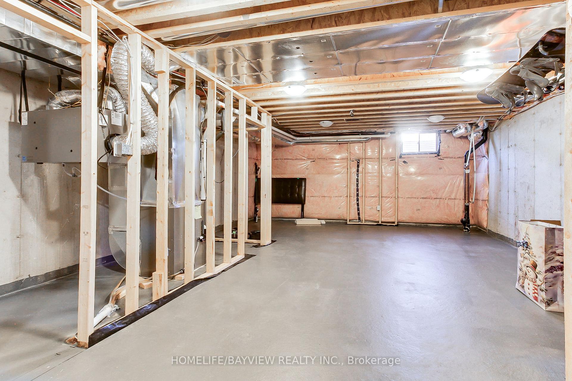 Photo 32 of 70 Lorne Thomas Place, New Tecumseth, Alliston — HOMEH