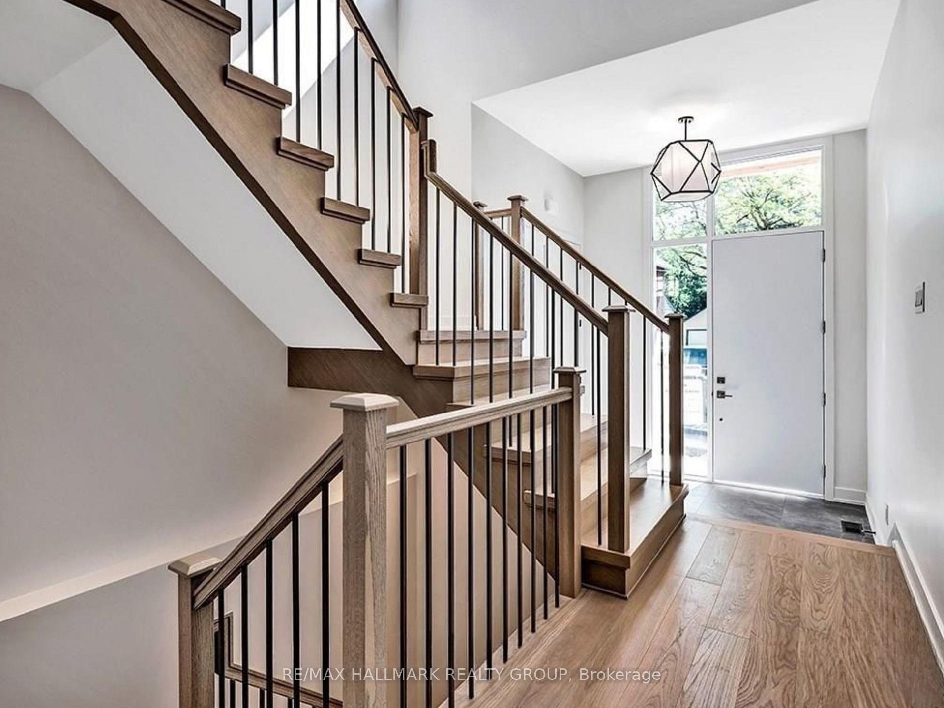 Photo 3 of 37 Ivy Crescent, Ottawa, Lindenlea — HOMEH