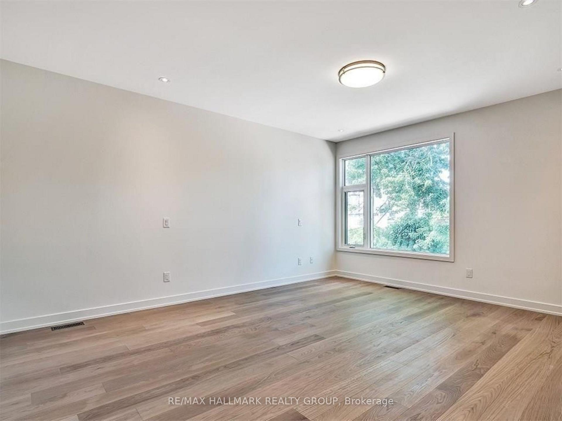 Photo 12 of 37 Ivy Crescent, Ottawa, Lindenlea — HOMEH