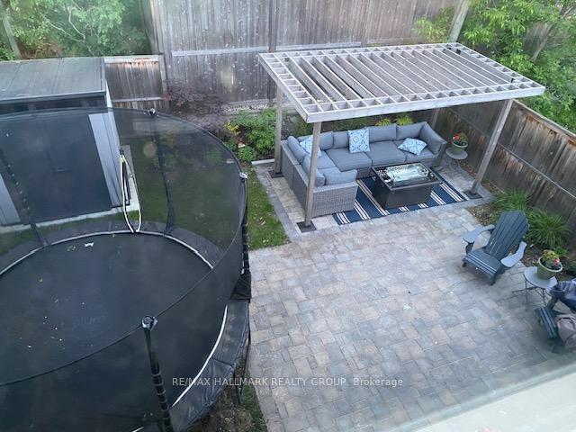 Photo 22 of 37 Ivy Crescent, Ottawa, Lindenlea — HOMEH